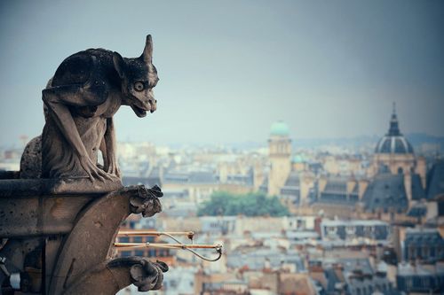 Inspirationa eintauchen in die Dämonik im Musée des Vampires in Paris