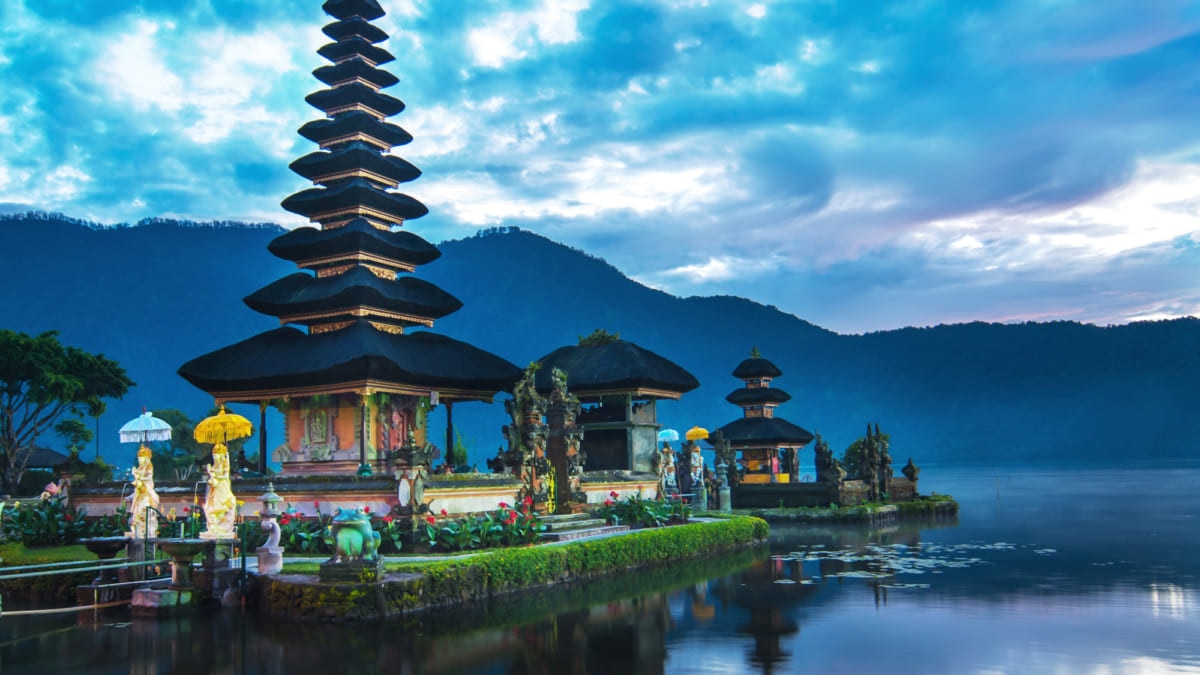 Wie man von Japan nach Bali reist 