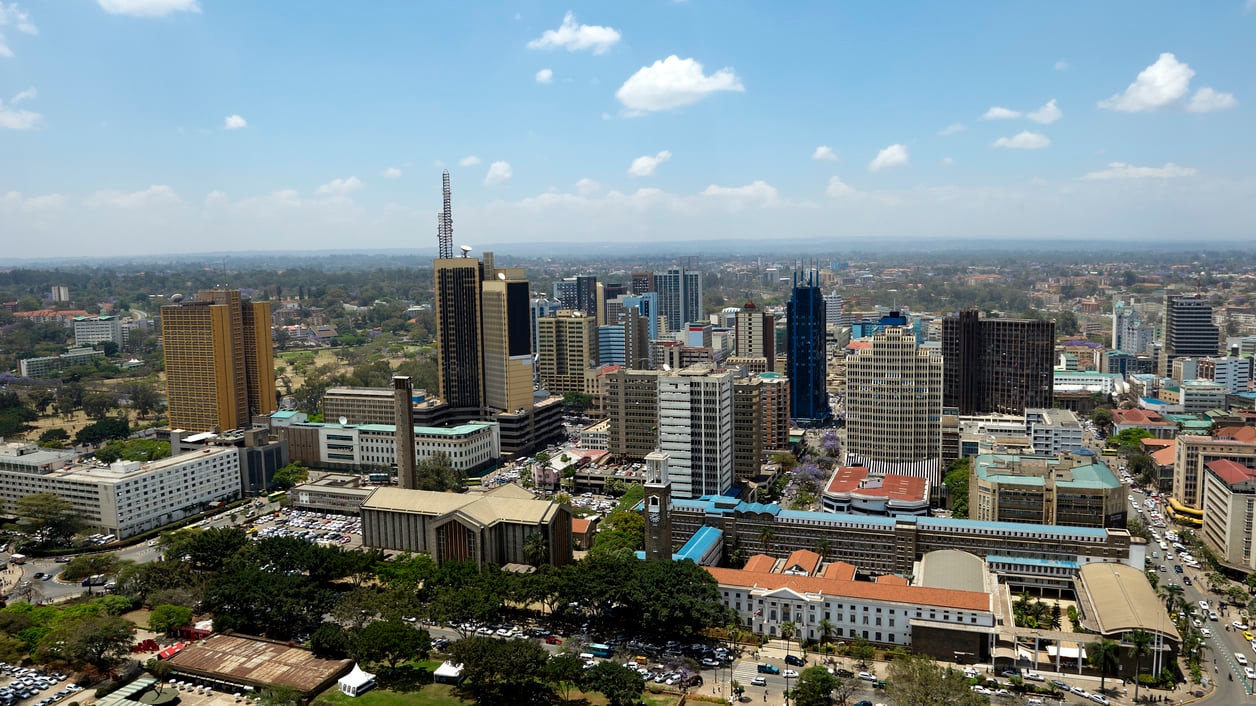 Nairobi: Kenias schlagendes Herz, das mit ungehinderter natürlicher Schönheit steigt