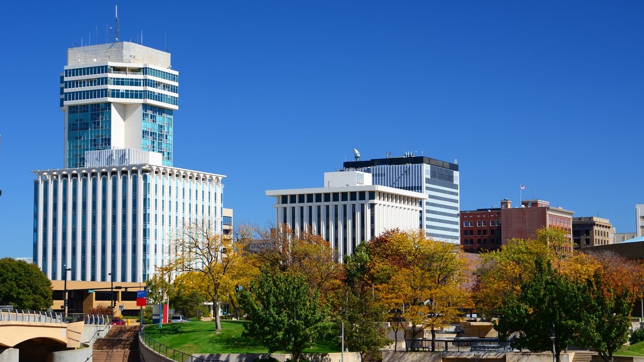 Wichita: Das alte große Land der Altstädte und Museen