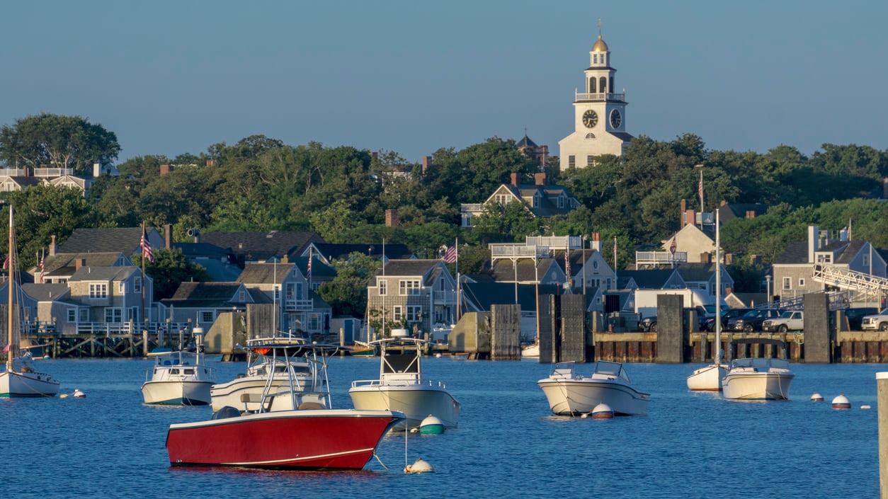Nantucket: Eine Stadt, die größtenteils an erstaunlichen Stränden, Naturhäuschen und Aussicht reicht