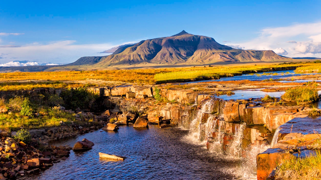 Guyana: Berühmt für seine weitläufigen Wälder und seine lebendige lokale Kultur