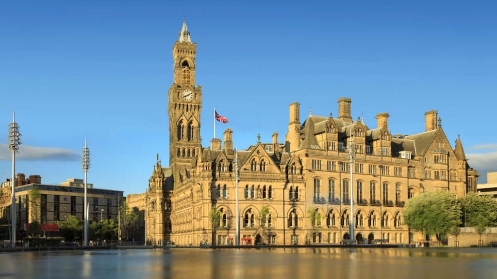 Genießen Sie die britische Landschaft mit Ihrer Familie! Muss Touristenplätze in Bradford