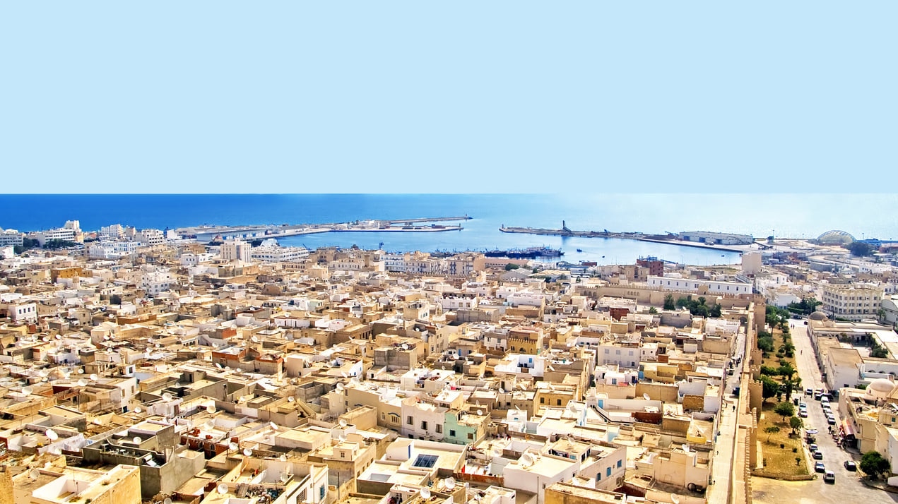 Tunis: Tunesiens Hafen historischer Ruinen