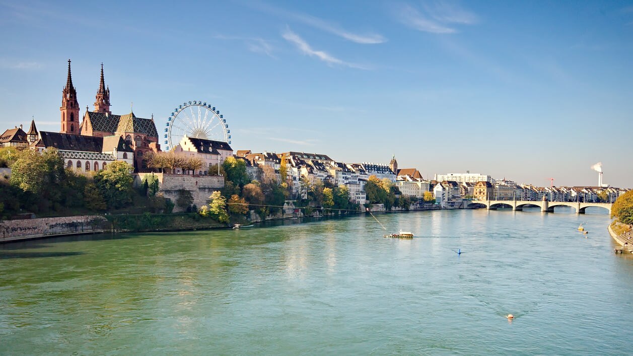 Basel: Die Stadt der Kunstliebhaber und die Hauptkapital der Schweiz und Transportkapital der Schweiz