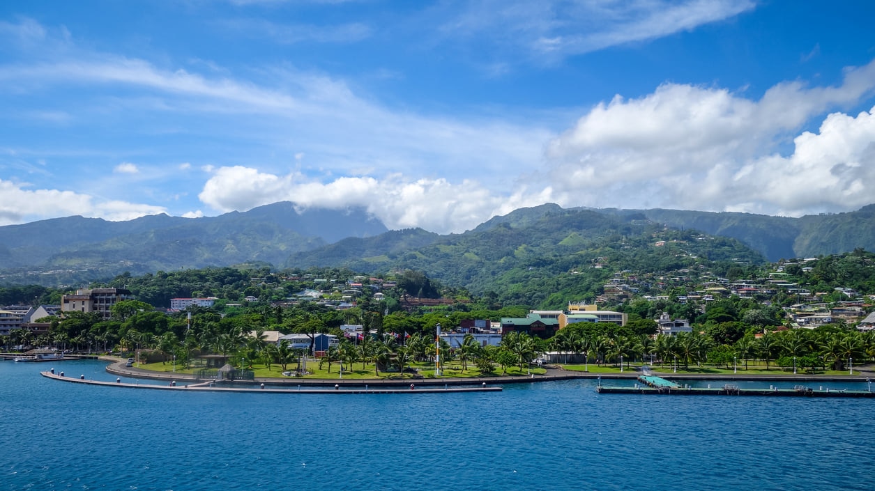 Tahiti: Ein ideales tropisches Paradies, das eine Hauptstadt einer Gruppe von Inseln im Südpazifik ist