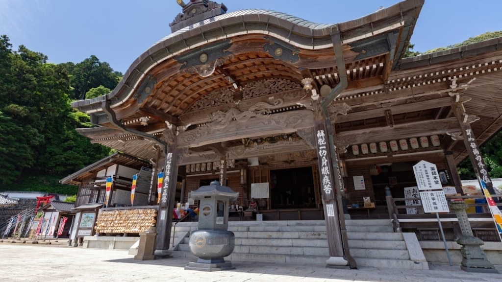 Highlights und touristische Stellen von Ichibata Yakushi, den heiligen Tempel mit Blick auf Izumo