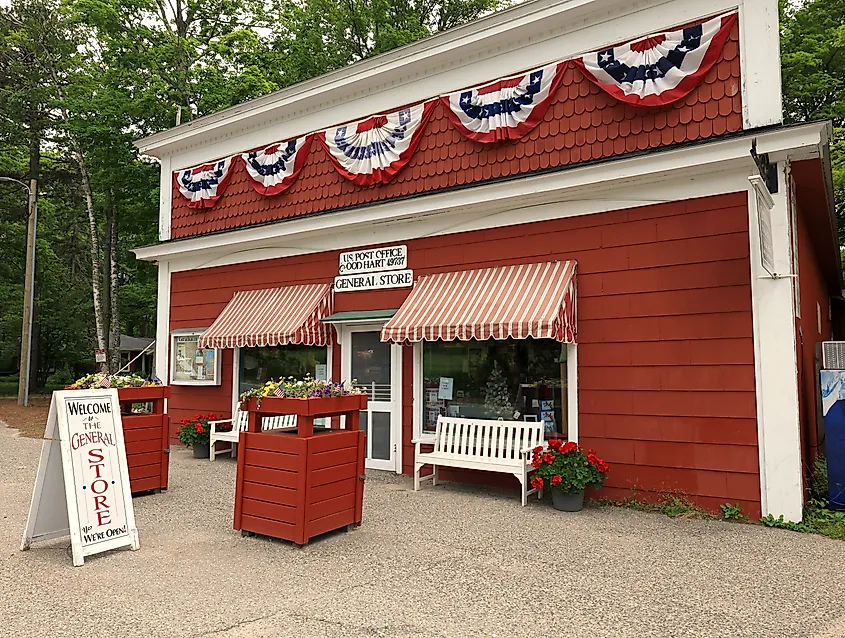 8 alte General Stores in Michigan