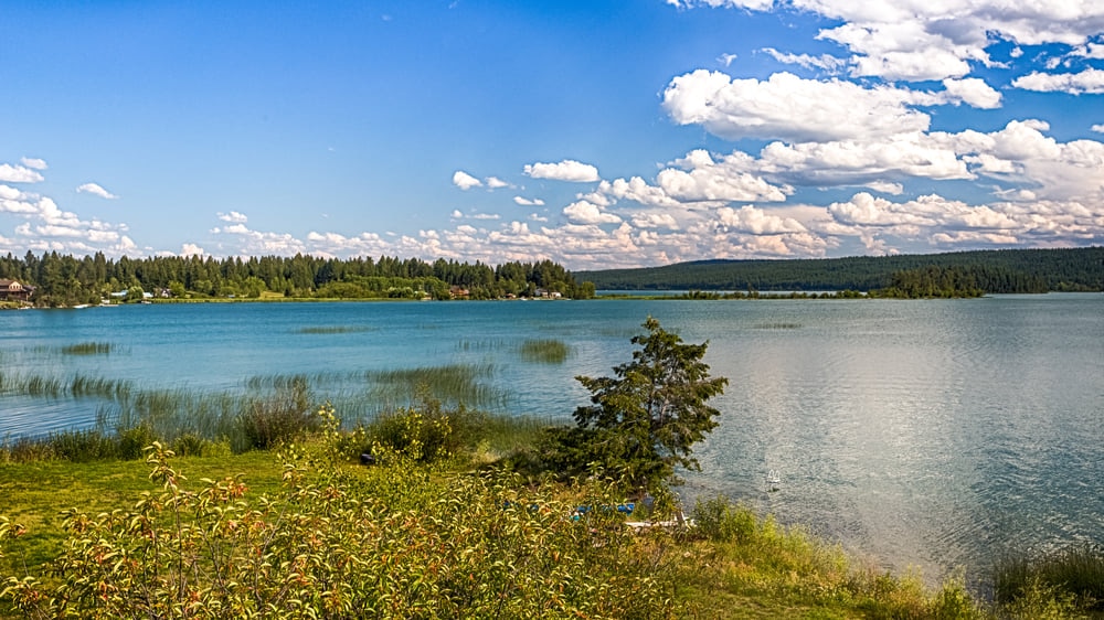 Williams Lake: Eine Stadt, deren Grenze täuscht und einfach den Himmel im Inneren überschattet