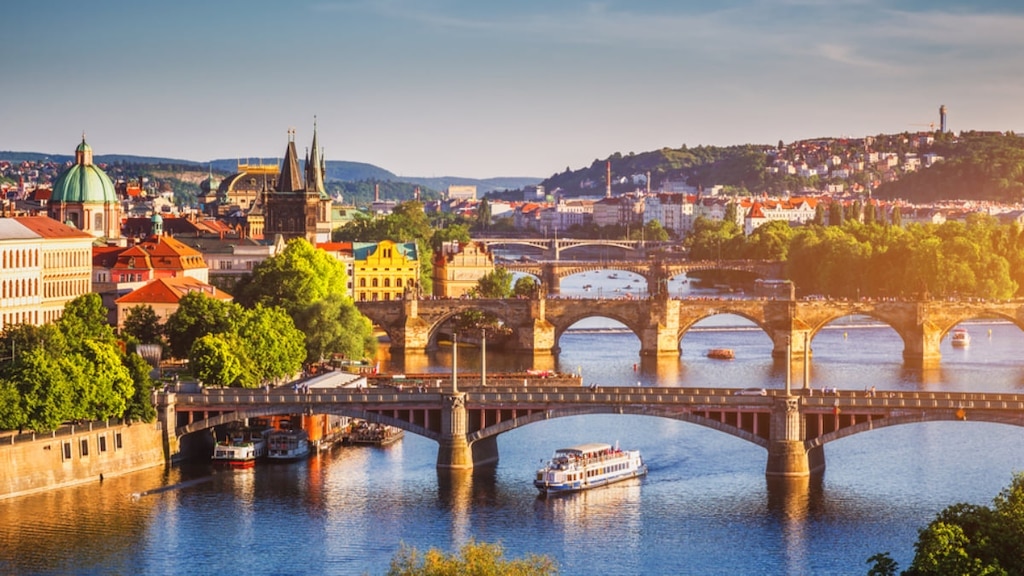 Treten Sie in die Welt Ihres Lieblingsanime! Atemberaubende Stadtlandschaften, die beliebte Serien inspirierten