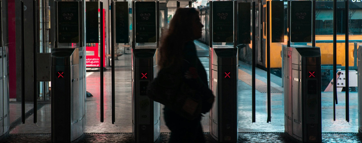 Lissabon Transportation Guide (Flüge, Busse, Züge, U-Bahn, Straßenbahn, Taxis, Mitfahrgelegenheiten, Mieten eines Autos und mehr)