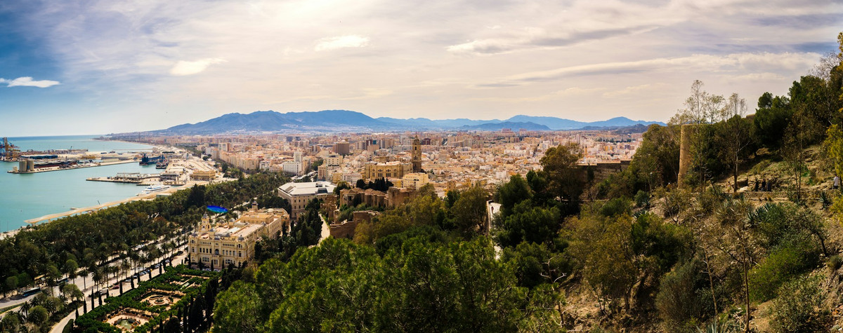 Málaga Digital Nomad Guide (Visa, Unterkunft, beste Nachbarschaften, Lebenshaltungskosten, Attraktionen, Coworking 