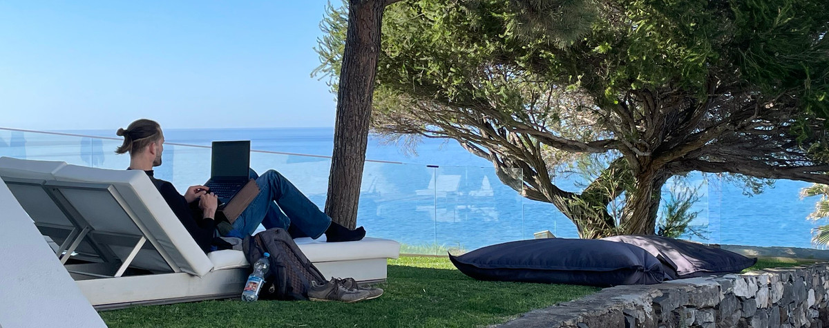 Flatio erweitert seine Richtlinie mit Null-Fee-Richtlinien für Madeira-Vermieter, um die Erweiterung der Initiative Digital Nomads Madeira Islands zu feiern.