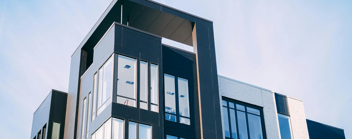 Ein umfassender Leitfaden für langfristige Vermietungen (Arten, zu berücksichtigende Faktoren, beste Ziele, FAQs)