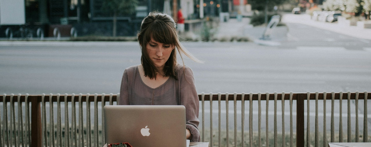Wie der Aufstieg der abgelegenen Arbeit Frauen befähigen kann