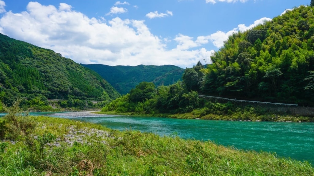 Das auffällige Blau des Niyodo River! Eine vollständige Anleitung zu Stellen, an denen Sie das „Niyodo Blue“ erleben können