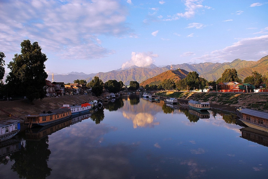 Erleben Sie das ultimative in Srinagar, die „Stadt des Wassers“! Hier sind 11 empfohlene Touristenplätze