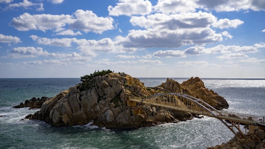Eine der 100 besten Touristenattraktionen Koreas: Genießen Sie einen atemberaubenden Meerblick im Daewangam Park in Ulsan