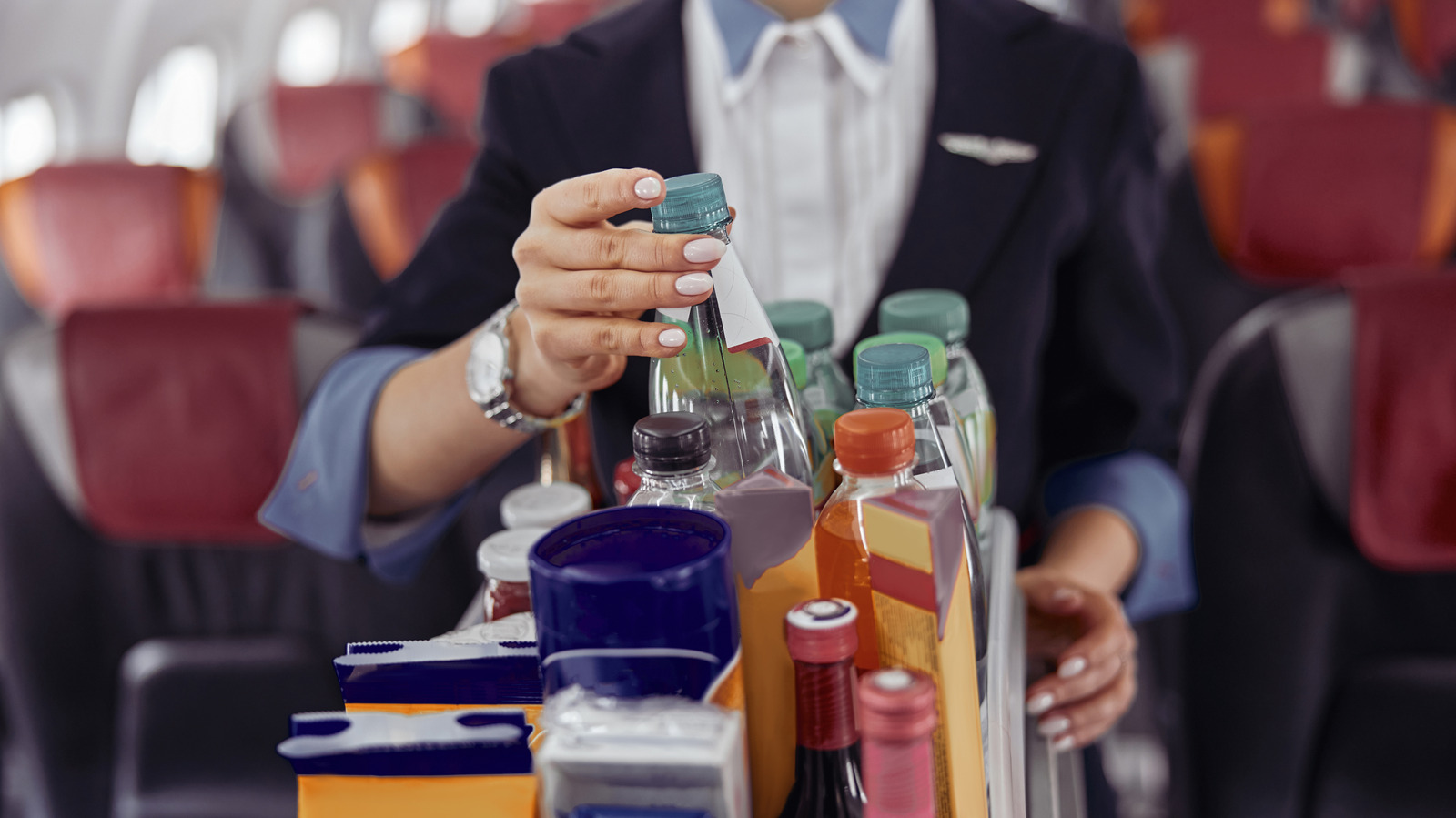 5 Flugbegleiter möchten nicht, dass Passagiere Getränke bestellen
