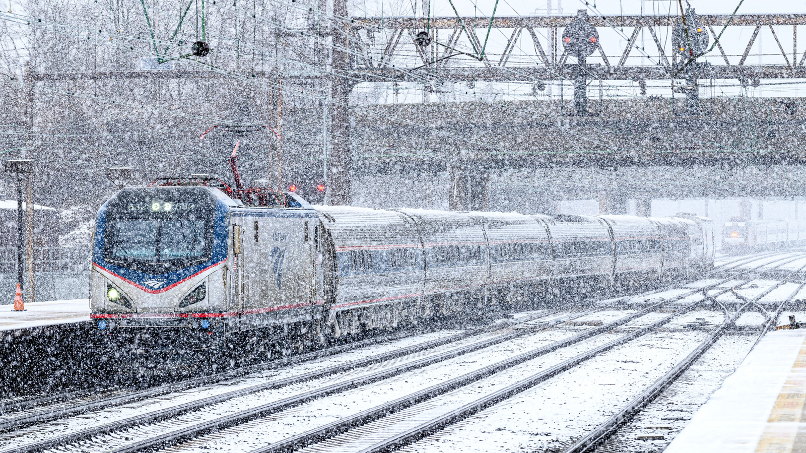 Amtraks Zugroute von NYC nach Pittsburgh bietet eine malerische Winterreise