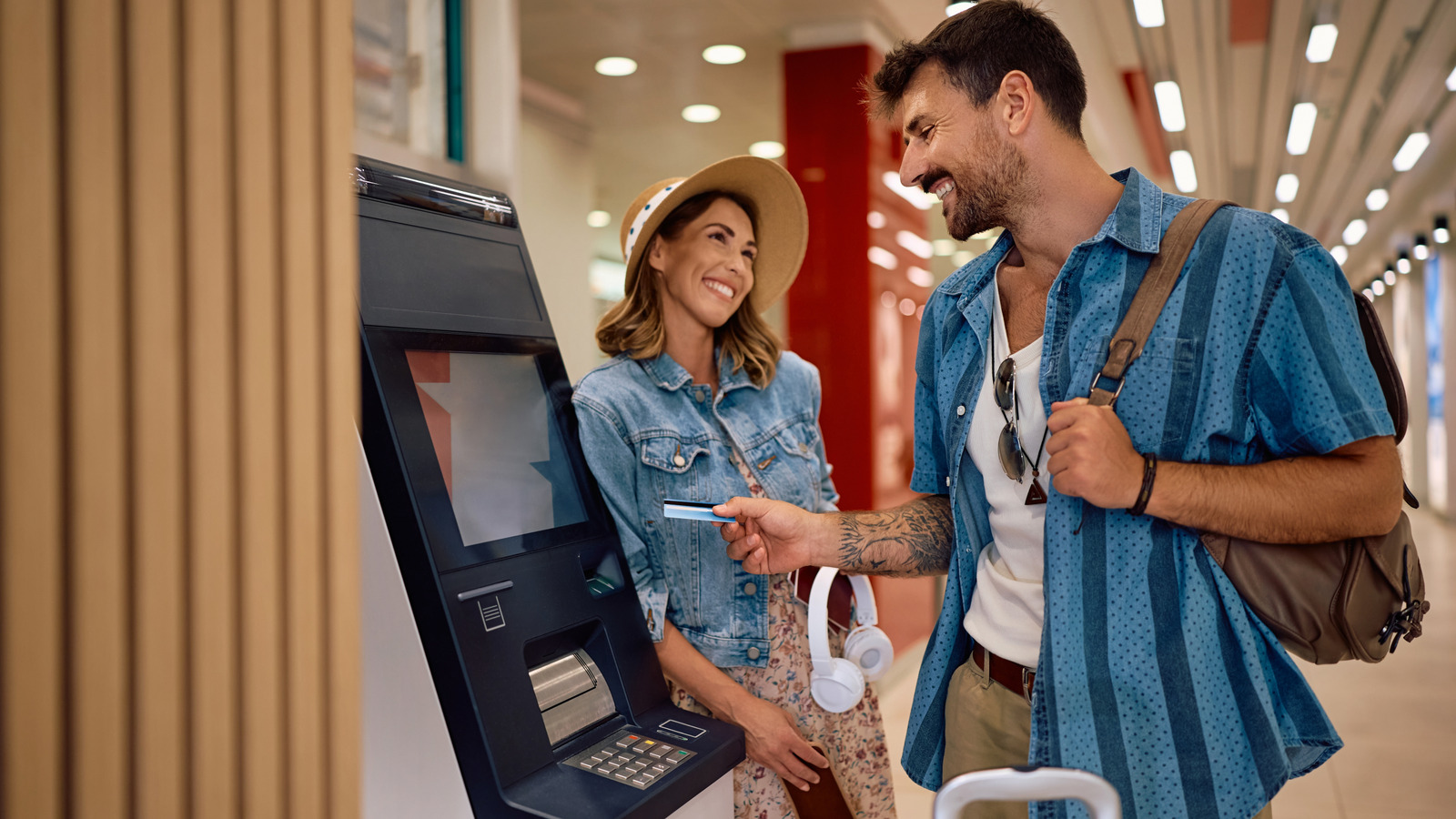 Vermeiden Sie eine schwierige finanzielle Situation auf Reisen, indem Sie diesen Schritt vor der Abreise unternehmen