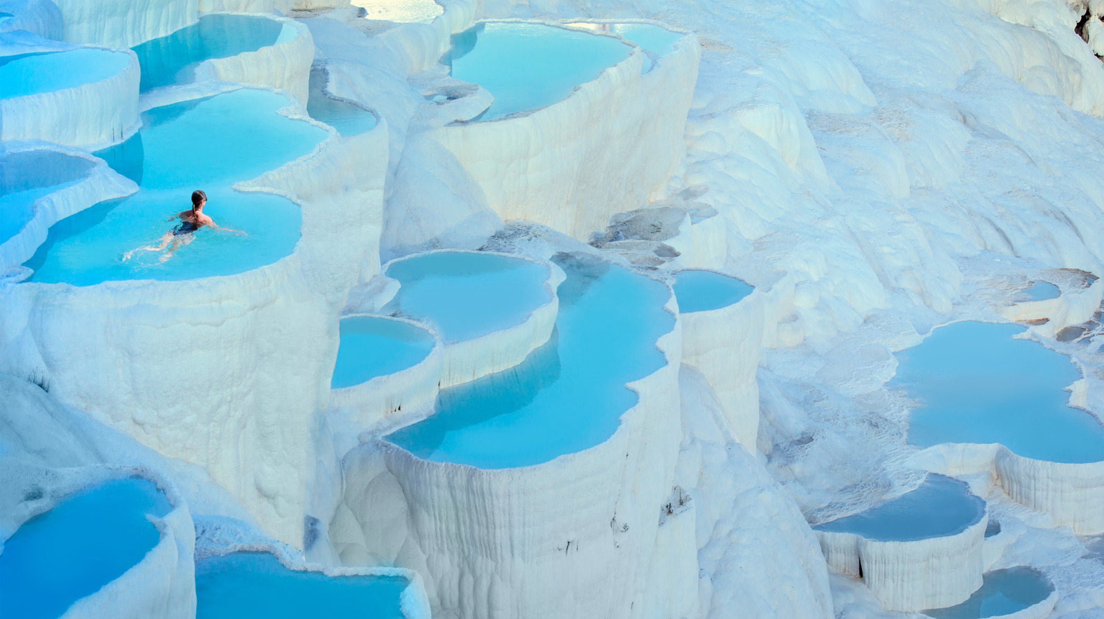 Laut Reisenden die besten heißen Quellen der Welt für einen erholsamen Urlaub