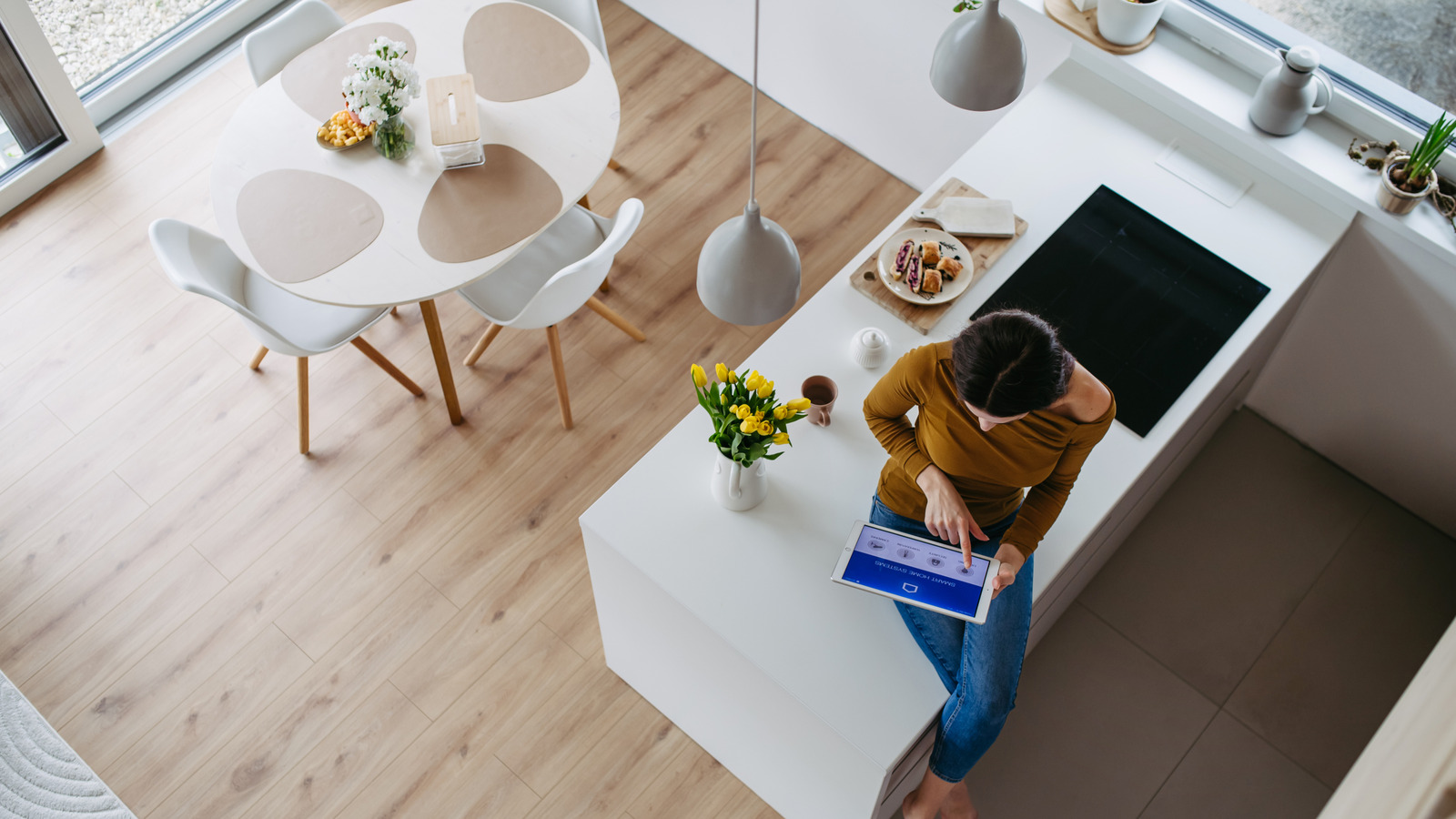 So erkennen Sie versteckte Kameras in Ihrem Hotel oder Airbnb (bevor es zu spät ist)