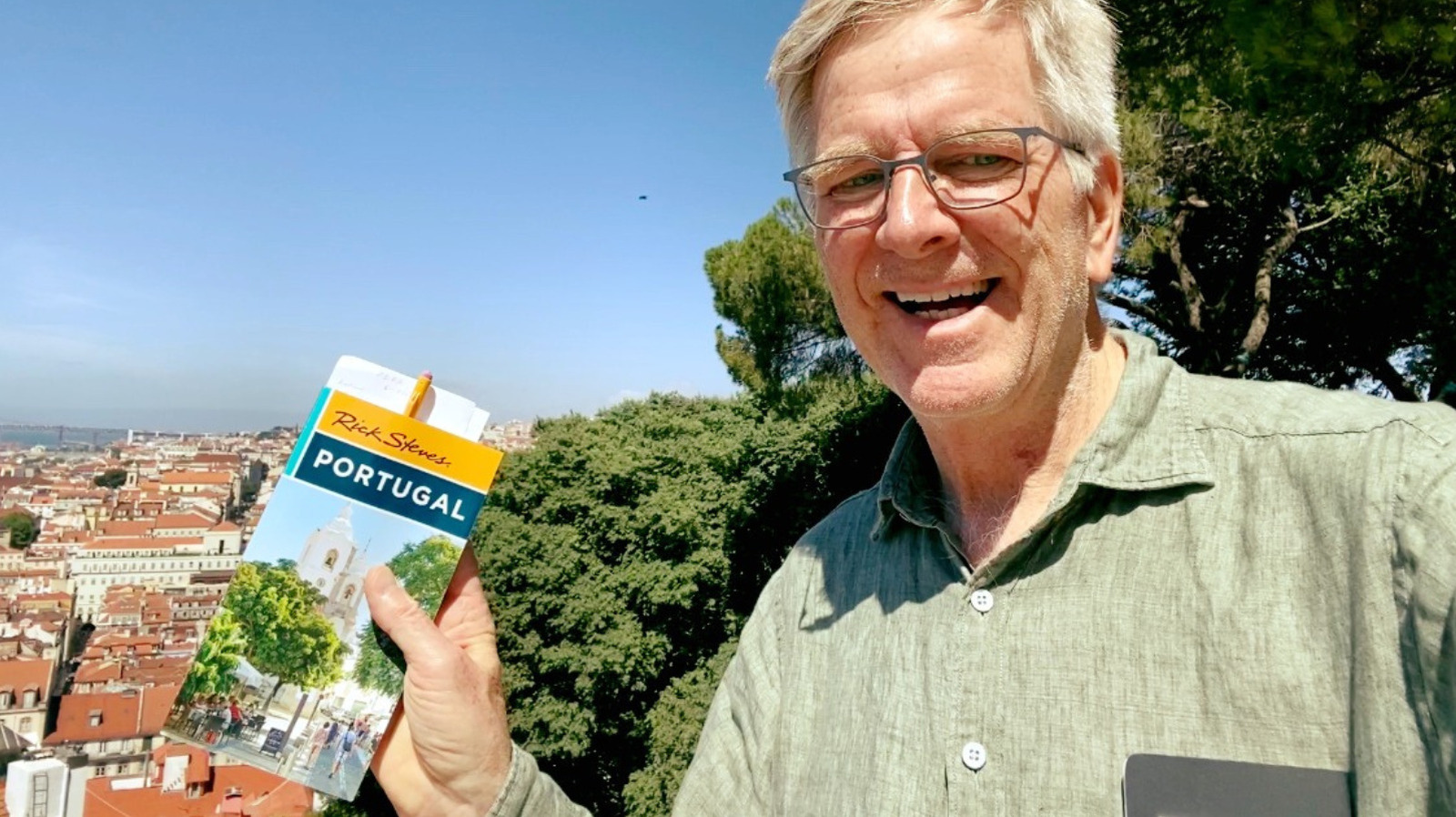 Rick Steves sagt, dass Sie mit diesem Artikel kostenloses Parken erhalten, wenn Sie in Europa ein Auto mieten