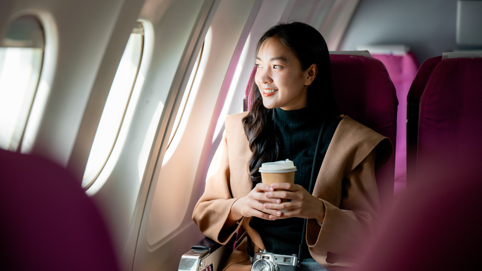 Der beunruhigende Grund, warum Sie das Trinken von Kaffee und Tee im Flugzeug vermeiden möchten